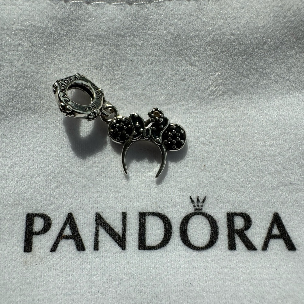 Disney x Pandora Minnie Mouse Ear Headband Dangle Charm - Picture 2 of 6